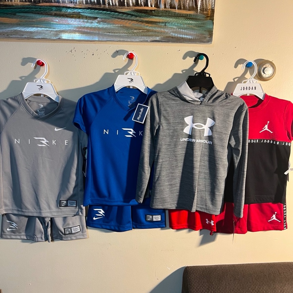 BOYS BUNDLE OF 4 SET NIKE, JORDAN, UA NEW SIZE 6